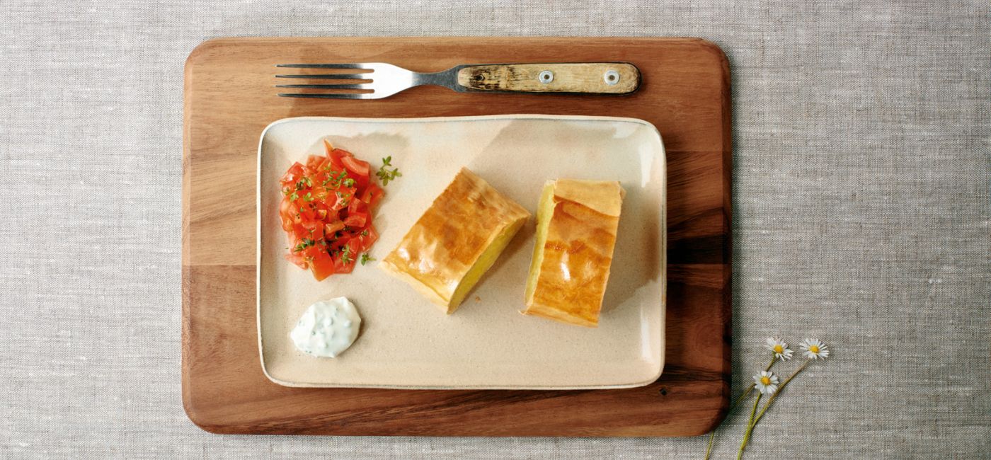 Kräftiger Heumilch-Käsestrudel